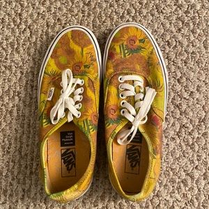 Women’s Vans tennis shoes